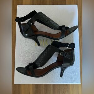 GIVENCHY sandal style black heels size 37 🎩🍾